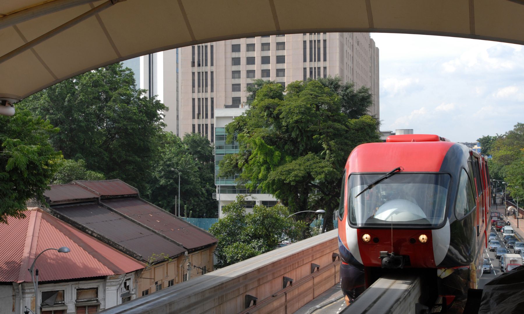 Bukit Bintang駅よりモノレール乗車 → KLセントラル駅 到着 （約15分）